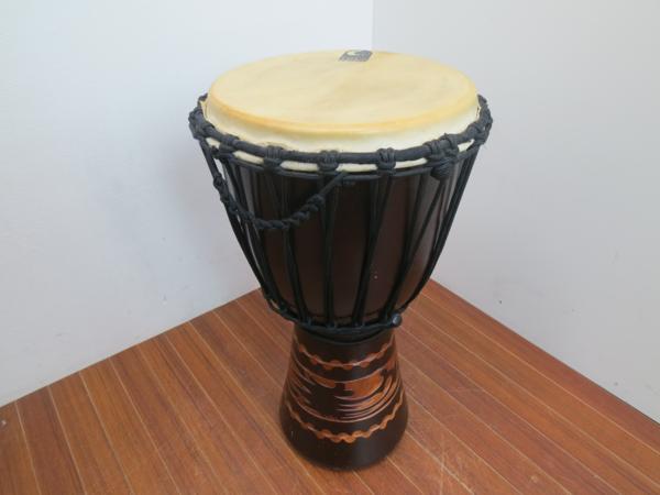 トカ/></p>
							</div>
						</div>
						
						<!-- post navigation -->
						<div class=