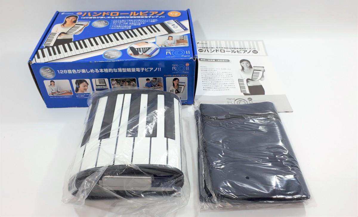 山野（YAMANO MUSIC）ハンドロールピアノ　61鍵盤　音色128種　綾戸智恵CD付き